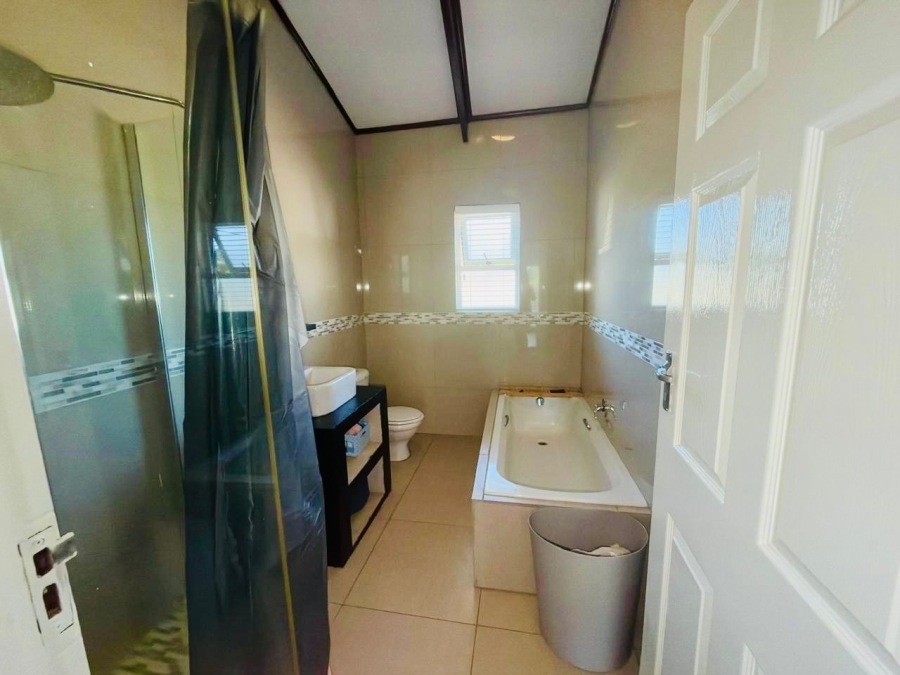 4 Bedroom Property for Sale in Roodewal Free State